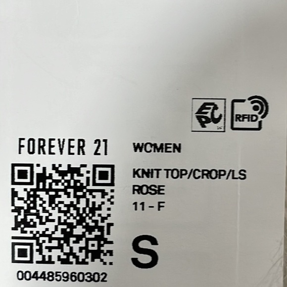 FOREVER 21 Velvet Crop Top Blouse Long Sleeve Size Small New - Picture 8 of 11